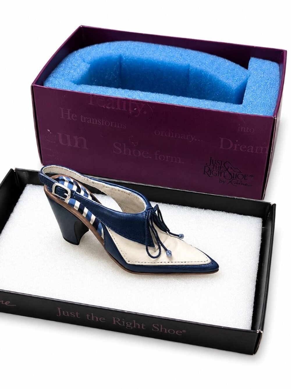 Just the Right Shoe by Raine "Beau Tie" Miniature Collectible Shoe w/ Box